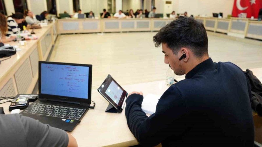 Alanya Belediyesi’nin Eski Meclis Salonu Öğrencilere Tahsis Edildi