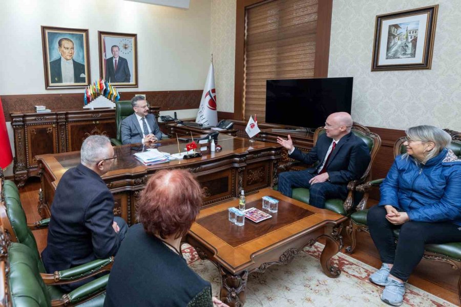 Tazelenme Üniversitesi’nden Vali Aksoy’a Ziyaret