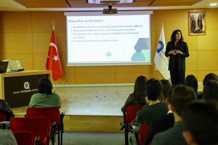 Büyükşehir’de Gençlere Avrupa Birliği Fırsatları Toplantısı