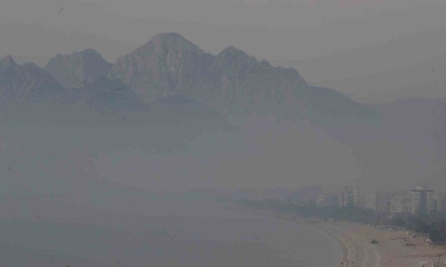 Meteoroloji Uyarmıştı: Antalya’da Toz Taşınımı Etkili Oldu, Görüş Mesafesi Düştü