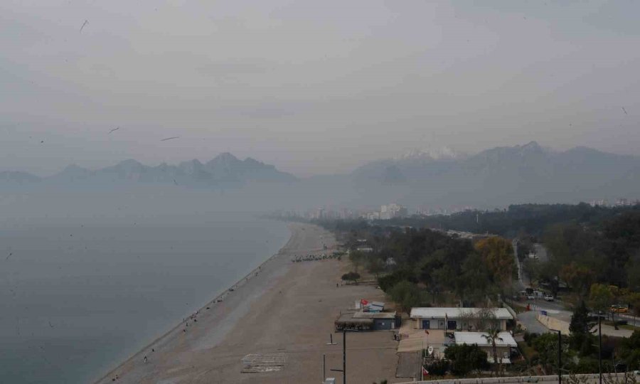 Meteoroloji Uyarmıştı: Antalya’da Toz Taşınımı Etkili Oldu, Görüş Mesafesi Düştü
