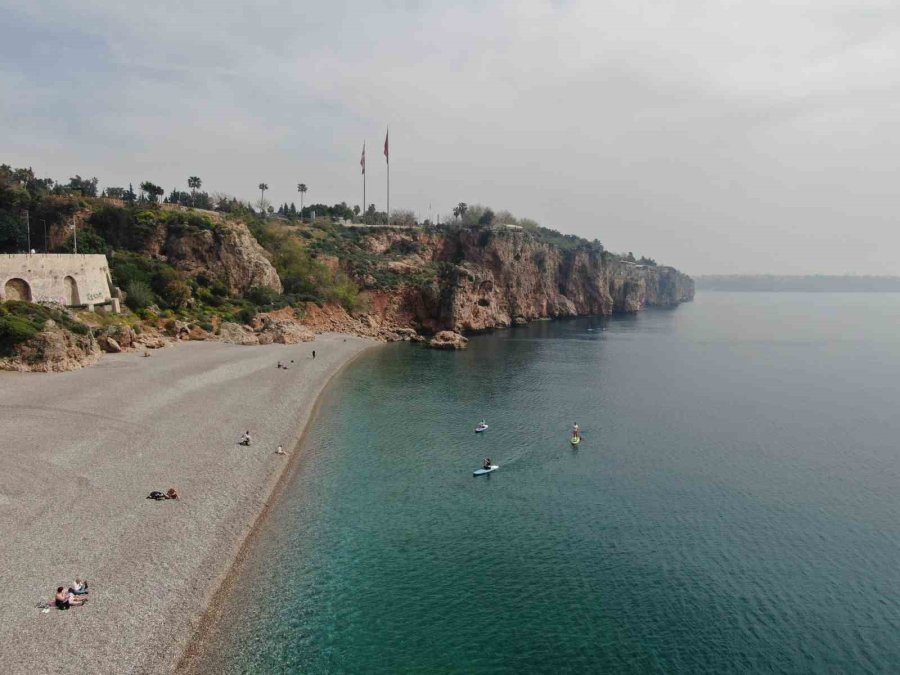 Meteoroloji Uyarmıştı: Antalya’da Toz Taşınımı Etkili Oldu, Görüş Mesafesi Düştü