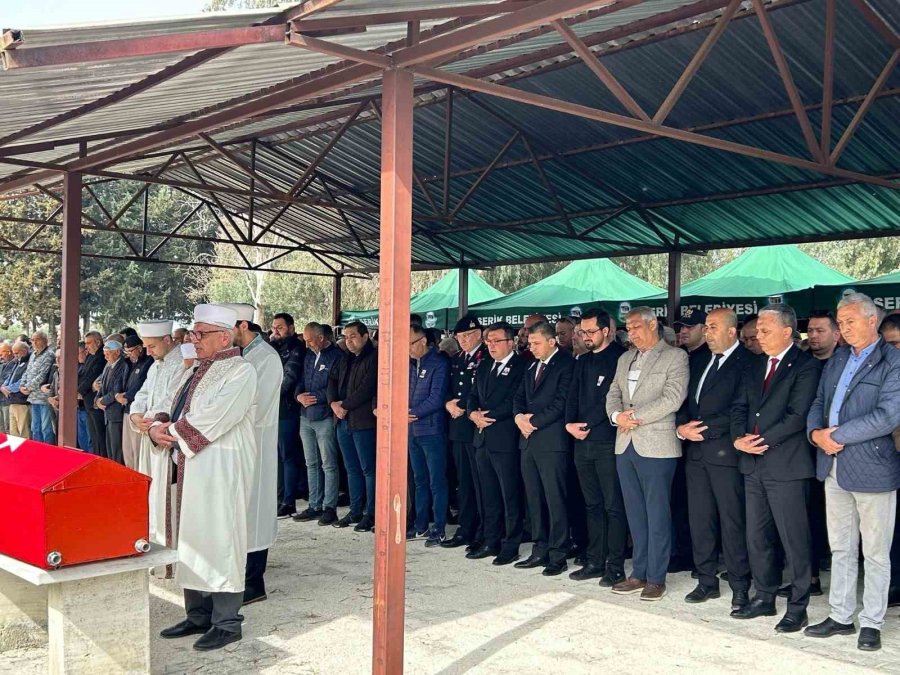 Serik’te Terör Gazisi Törenle Defnedildi