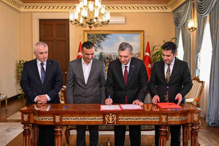 Manavgat’a 12 Derslikli Özel Projeli İlkokul İçin Protokol İmzalandı