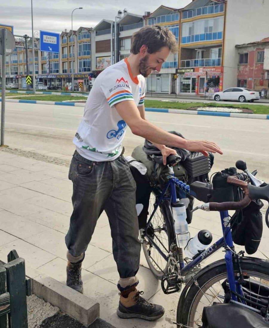 Bisikletiyle Dünya Turuna Çıktı, Beyşehir’de Mola Verdi