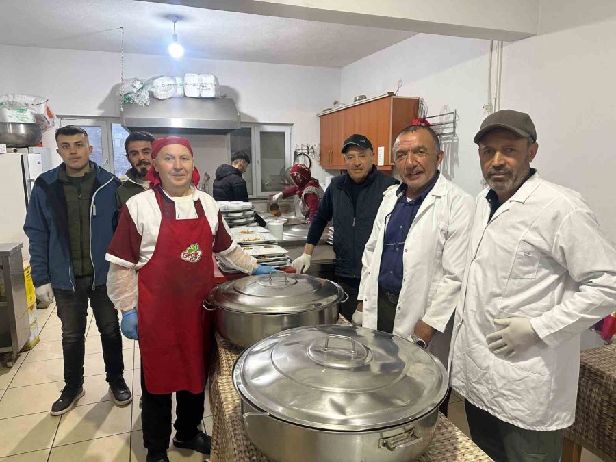 Mahallede 17 Yıllık Ramazan Geleneği