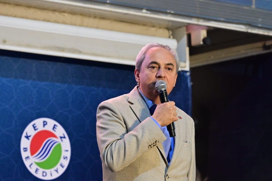 Kocagöz İftar Yemeğini Mahalle Sakinlerine Kendi Eliyle Yaptı