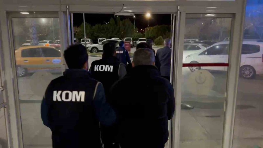 Matbaa Kurup Dolar Basan Şebeke Çökertildi: 7 Milyon 99 Bin Sahte Dolar Ele Geçirildi