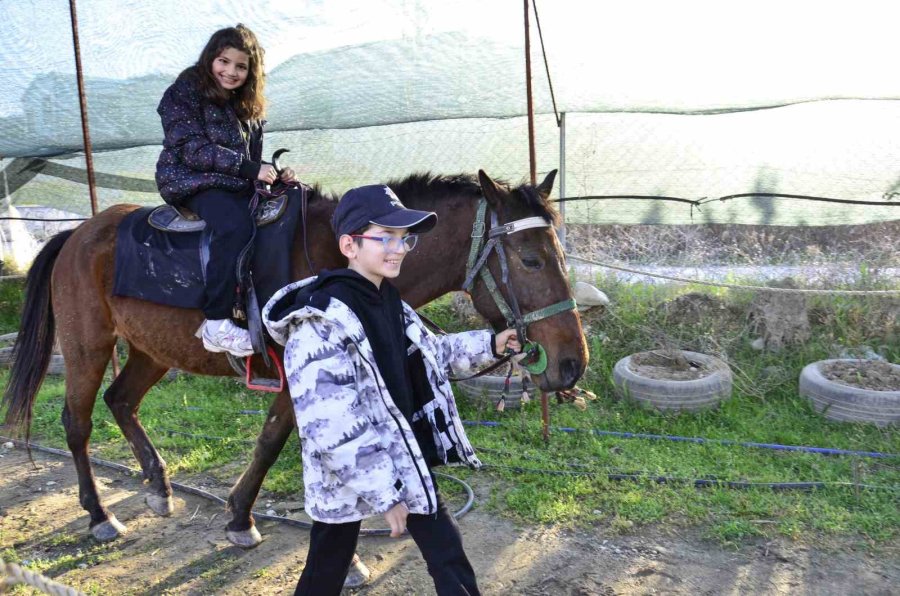 At Binme Çiftliğini Özel Ve Kimsesiz Çocukların Hizmetine Sundu