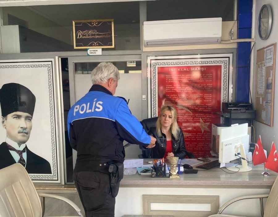 Bozyazı’da Esnaf Madde Bağımlılığı Konusunda Bilgilendiriliyor