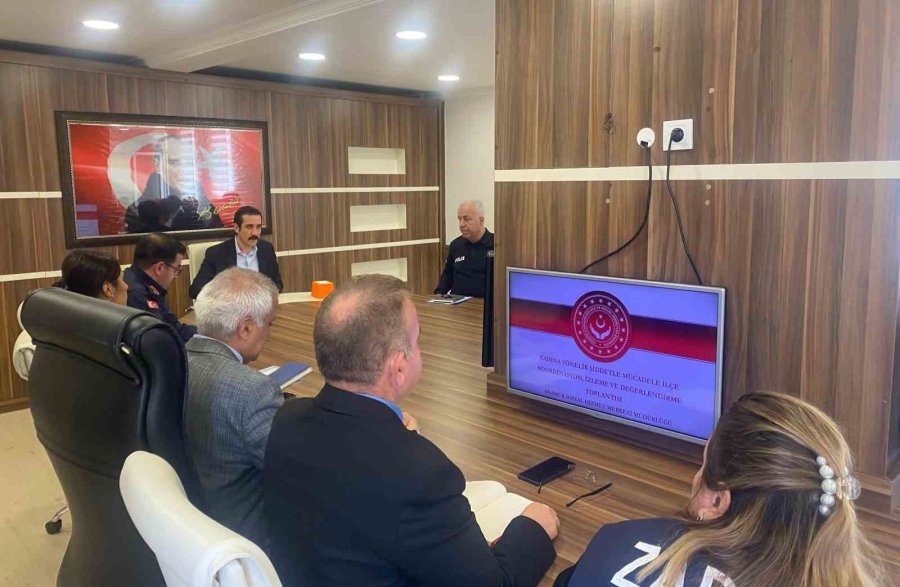 Bozyazı’da ’kadına Yönelik Şiddet Ve Bağımlılıkla Mücadele Toplantısı’ Gerçekleştirildi