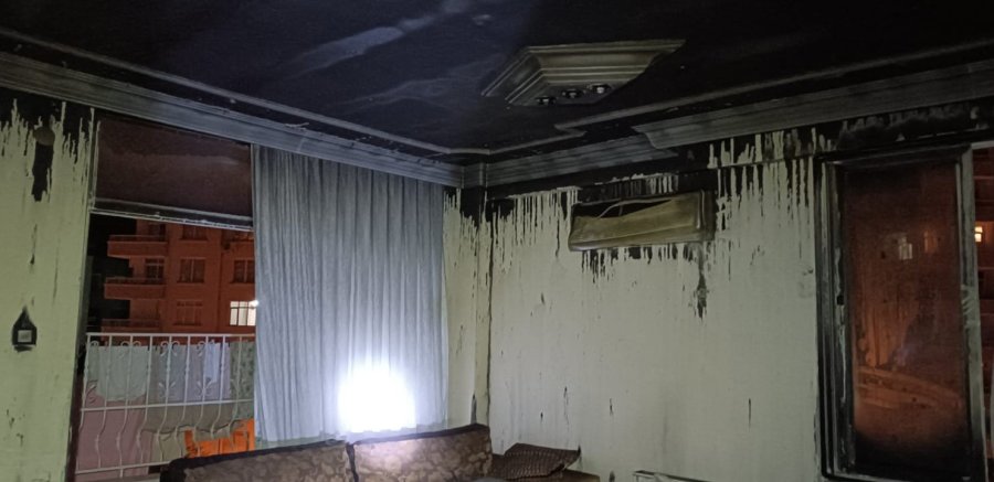 Mersin’de Ev Yangını