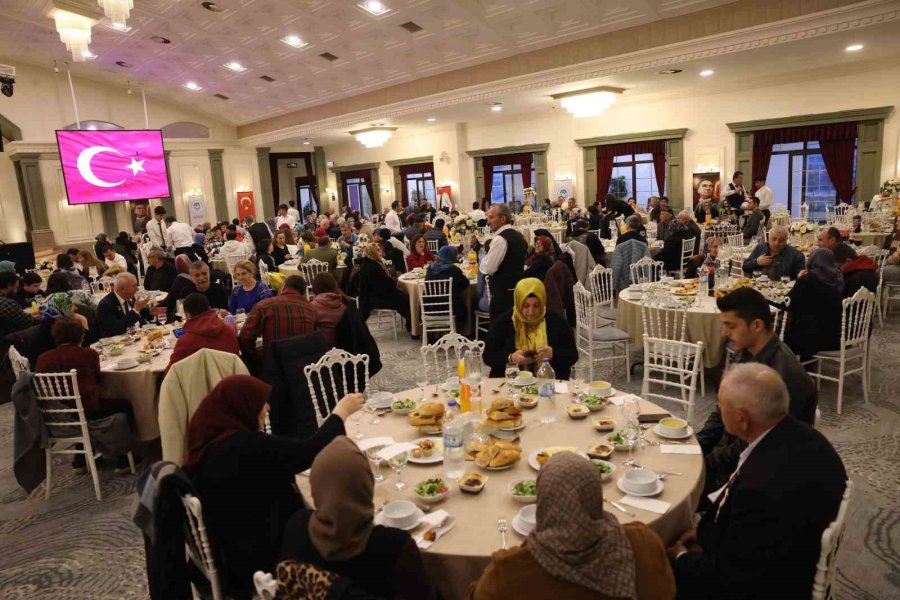 Başkan Kurt İftarda Şehit Aileleri, Gaziler Ve Yakınları İle Buluştu