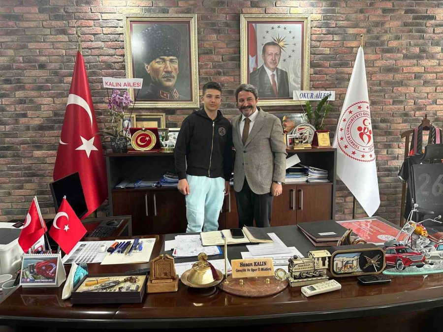 Şampiyondan Gençlik Ve Spor İl Müdürü’ne Ziyaret