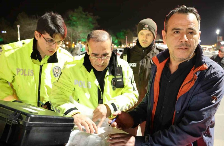 Muayenesiz Araçta 2. Kez Alkollü Ve Ehliyetsiz Yakalandı, "az Saygın Olsun" Dedi