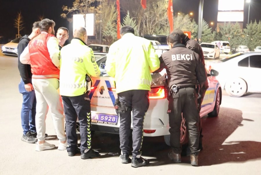 Muayenesiz Araçta 2. Kez Alkollü Ve Ehliyetsiz Yakalandı, "az Saygın Olsun" Dedi