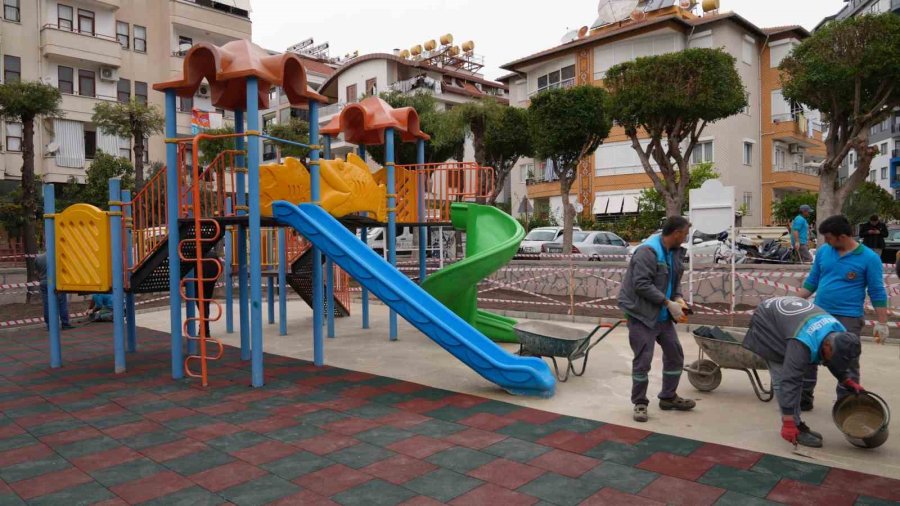 Alanya’da Park Ve Bahçelerde Yenileme Çalışması