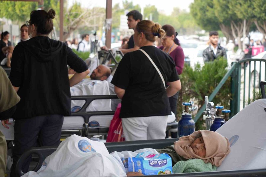 Aü Tıp Fakültesi Hastanesinde Korkutan Yangın: Hastalar Tahliye Edildi, Can Kaybı Yok