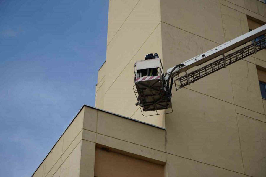Antalya’daki Hastane Yangınında Tahliye Ve Sevk Edilen Hasta Sayısı Belli Oldu