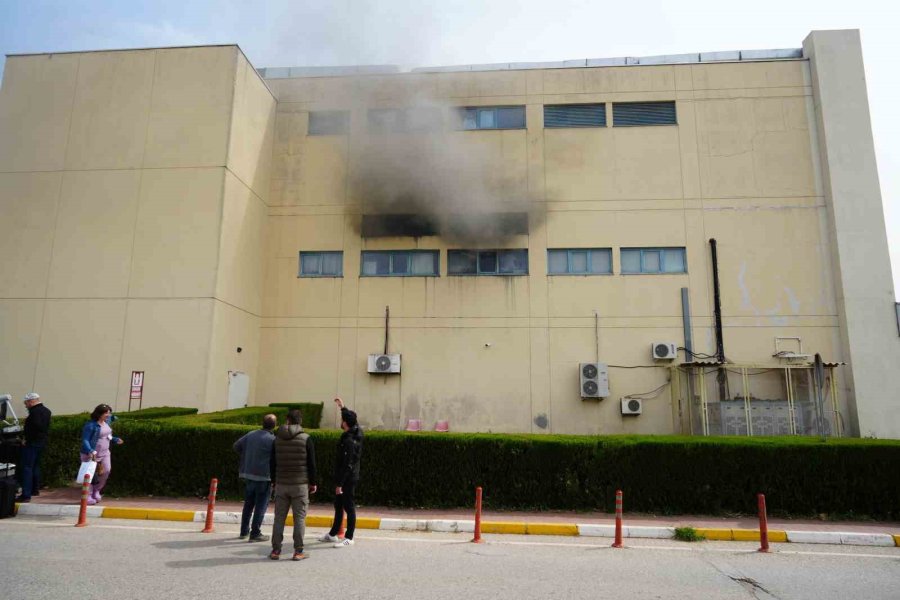 Antalya’daki Hastane Yangınında Tahliye Ve Sevk Edilen Hasta Sayısı Belli Oldu