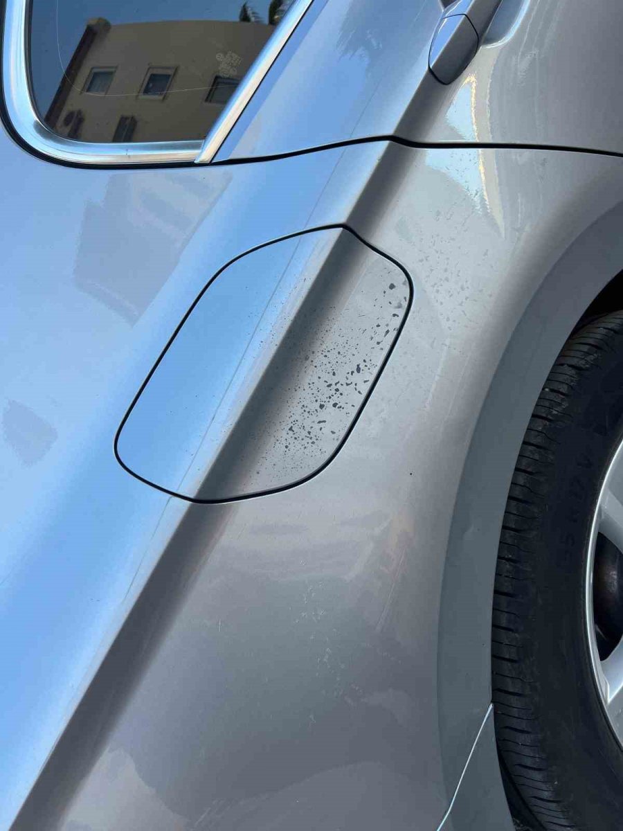 Otomobile Asit Döktü, Hiç Olmamış Gibi Yoluna Devam Etti