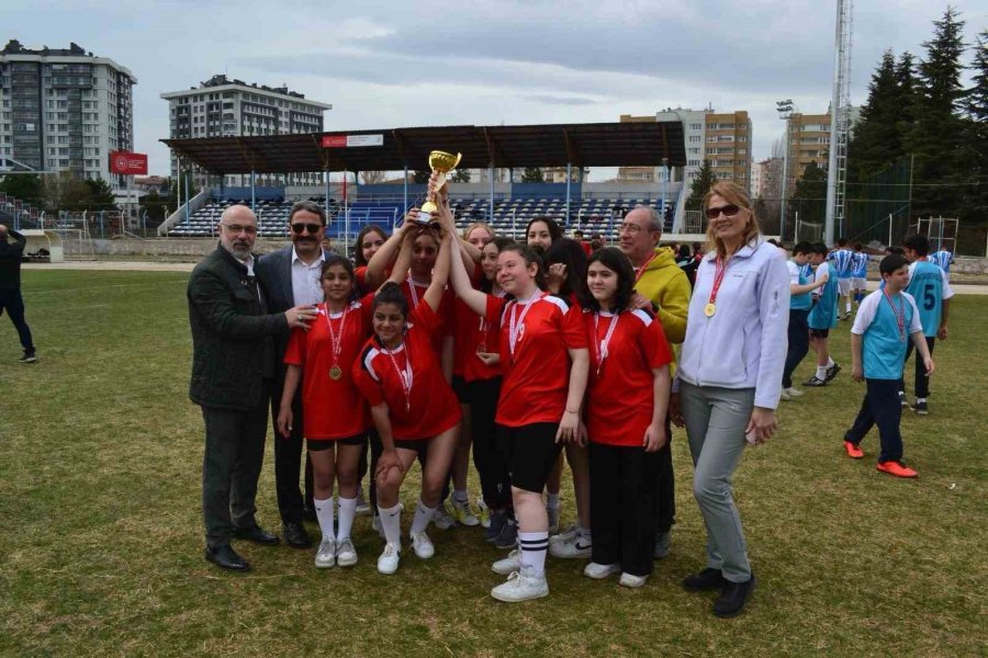 Eskişehir’de Okul Sporları Ragbi İl Birinciliği Sona Erdi
