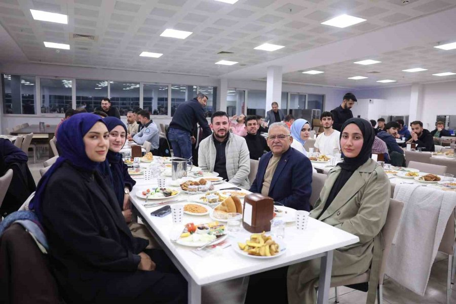 Başkan Büyükkılıç, Ramazan Boyunca Kayserililerle Gönül Birliği Kuruyor