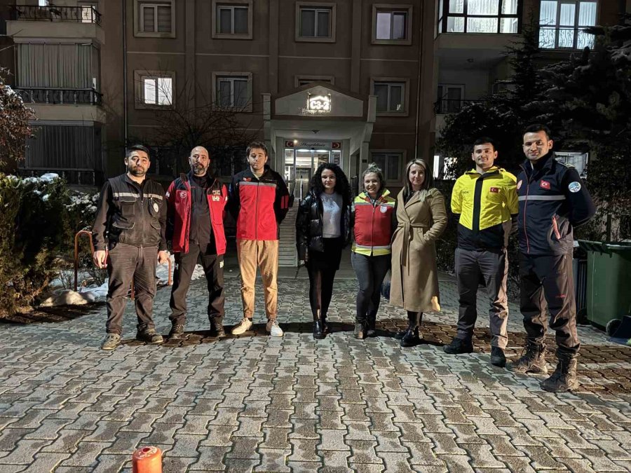 Büyükşehir’den Özel İhtiyaçlı Aleyna’ya Evinde Afet Eğitimi