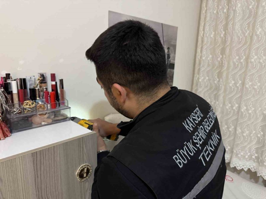 Büyükşehir’den Özel İhtiyaçlı Aleyna’ya Evinde Afet Eğitimi