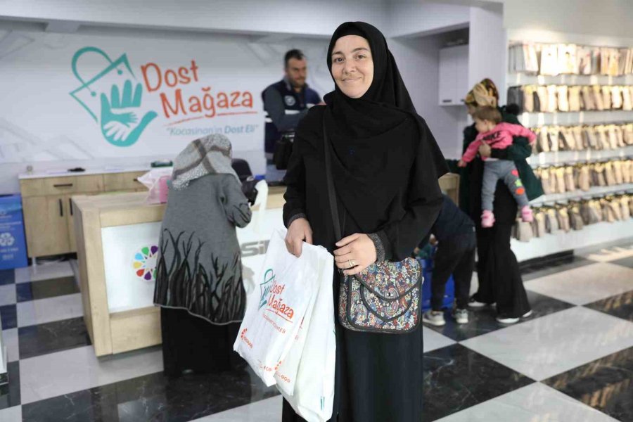 Paranın Geçmediği Mağazada Bayramlık Alışveriş Keyfi