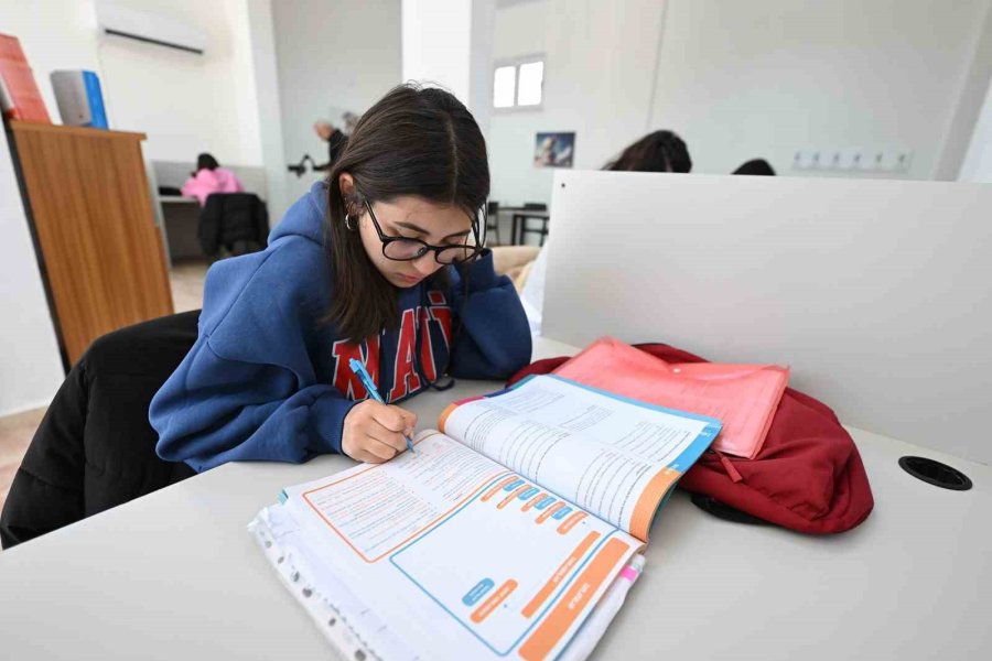 Bozyazı’ya Okuma Salonu Açıldı