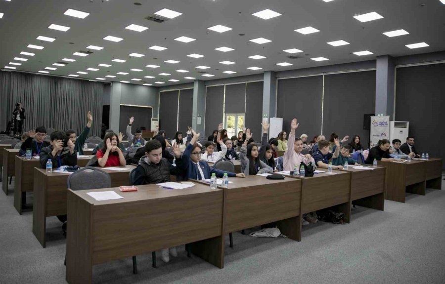 Mersin Çocuk Meclisi Geleceğin Kentini Şekillendiriyor