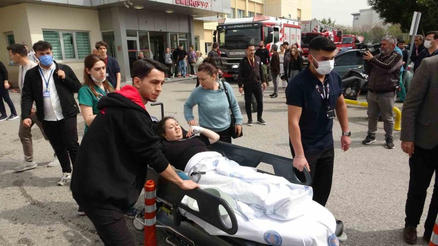 Akdeniz Üniversitesi Tıp Fakültesi Hastanesi’nde Yangında Tahliyeler Devam Ediyor