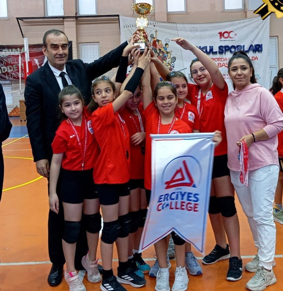 Kayseri Okul Sporları Minik Kızlar Voleybol Maçları Sona Erdi
