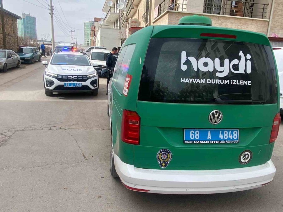 Aksaray Sokaklarında Devriye Gezen Polis Kuş Uçurmuyor