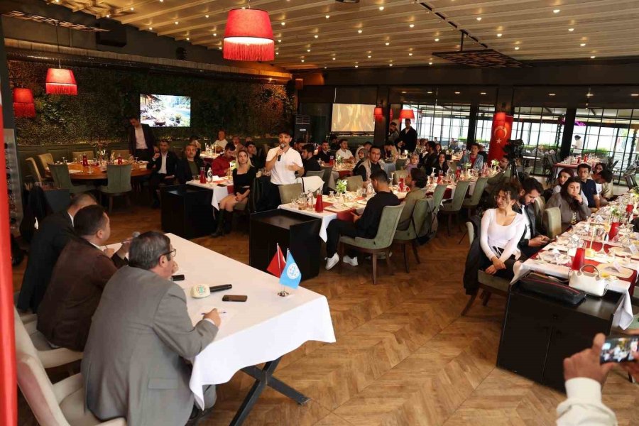 Rektör Türkoğan, Öğrenci Topluluk Başkanlarıyla İftarda Buluştu