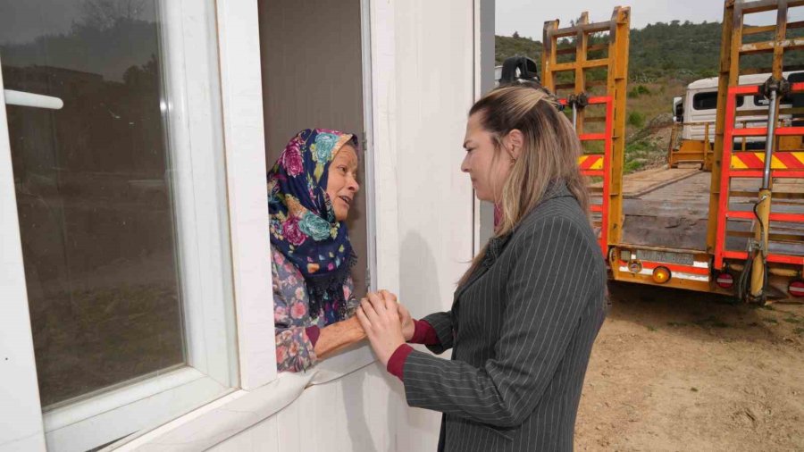 Zor Şartlar Altında Yaşayan Vatandaşa Konteyner Ev Hediye Edildi