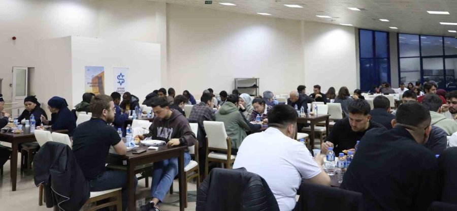 Tarım Bilimleri Fakültesi Öğrencileri İle Akademik Ve İdari Personel İftarda Bir Araya Geldi