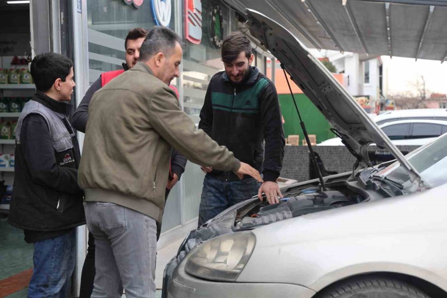 Bayram Tatilinde Yola Çıkacak Araç Sahiplerine Bakım Uyarısı