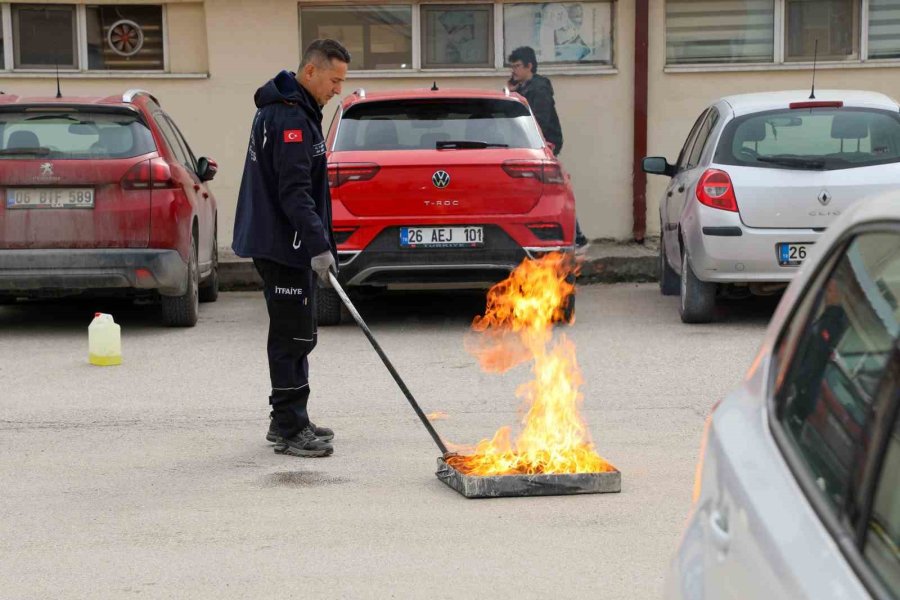 Tarım İl Müdürlüğü Personeline Yangın Eğitimi Ve Tatbikatı Düzenlendi