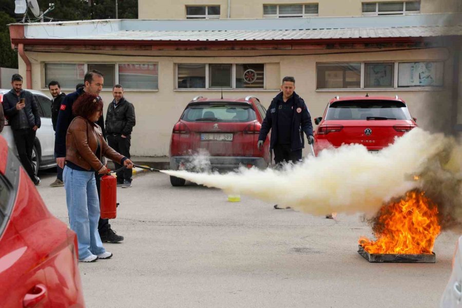 Tarım İl Müdürlüğü Personeline Yangın Eğitimi Ve Tatbikatı Düzenlendi