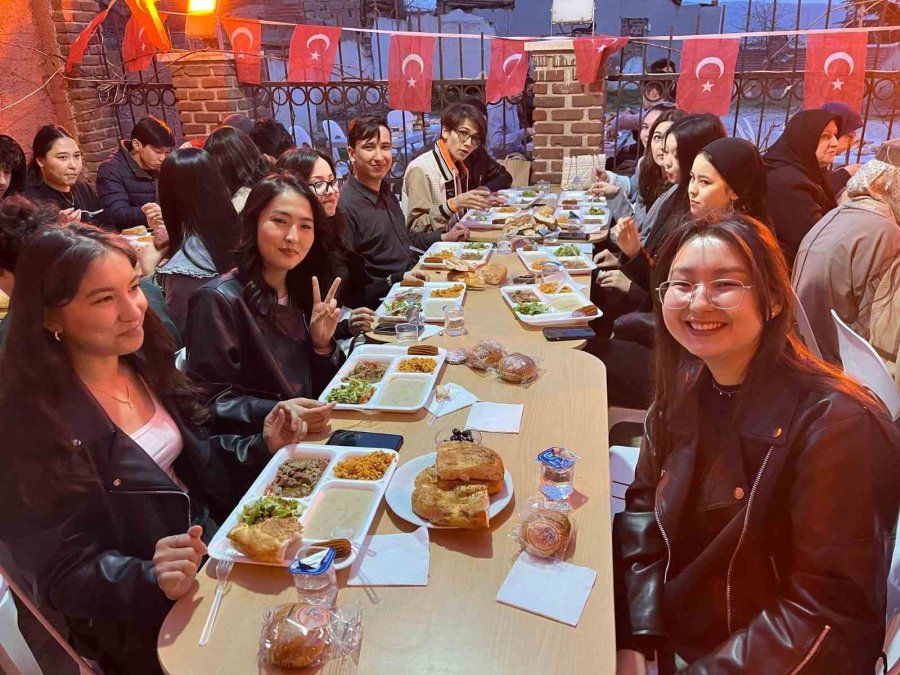 Eskişehir Türk Ocağı’ndan Kadir Gecesi İftarı