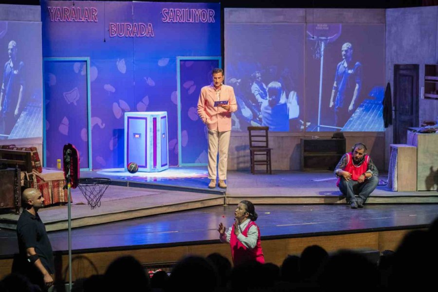 Mersin Şehir Tiyatrosu Birbirinden Güzel Eserleri Sahneye Taşıyor