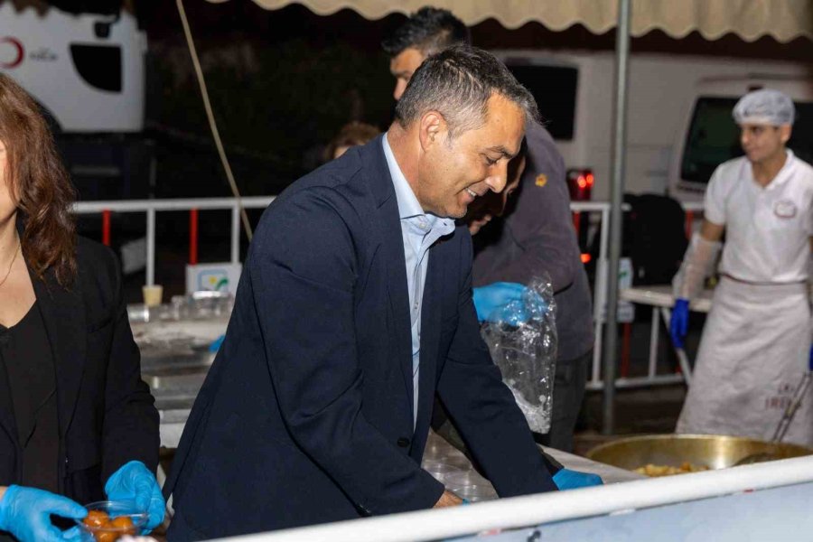 Manavgat Belediyesi, Kadir Gecesi’nde Gönülleri Buluşturdu