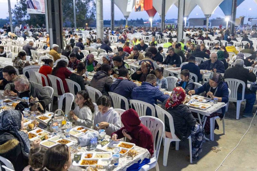 Manavgat Belediyesi, Kadir Gecesi’nde Gönülleri Buluşturdu