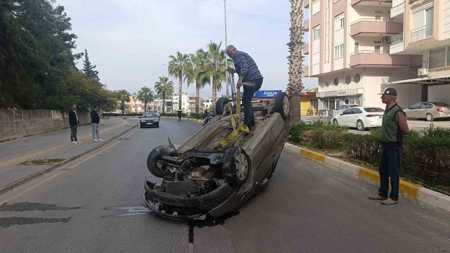 Virajı Alamayan Otomobil Takla Attı, Sürücü Yaralandı