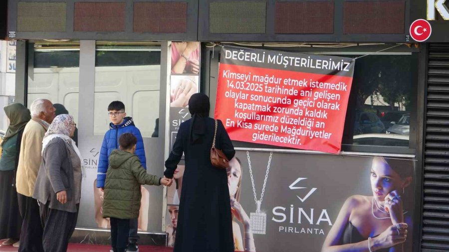 120 Milyon Lira Vurgun Yaptığı İddia Edilen Kuyumcu Afişle Mesaj Verdi