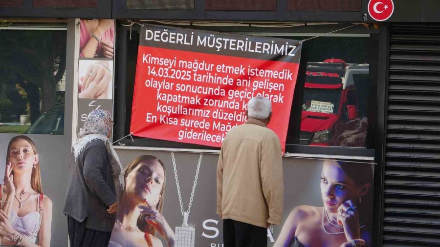 120 Milyon Lira Vurgun Yaptığı İddia Edilen Kuyumcu Afişle Mesaj Verdi