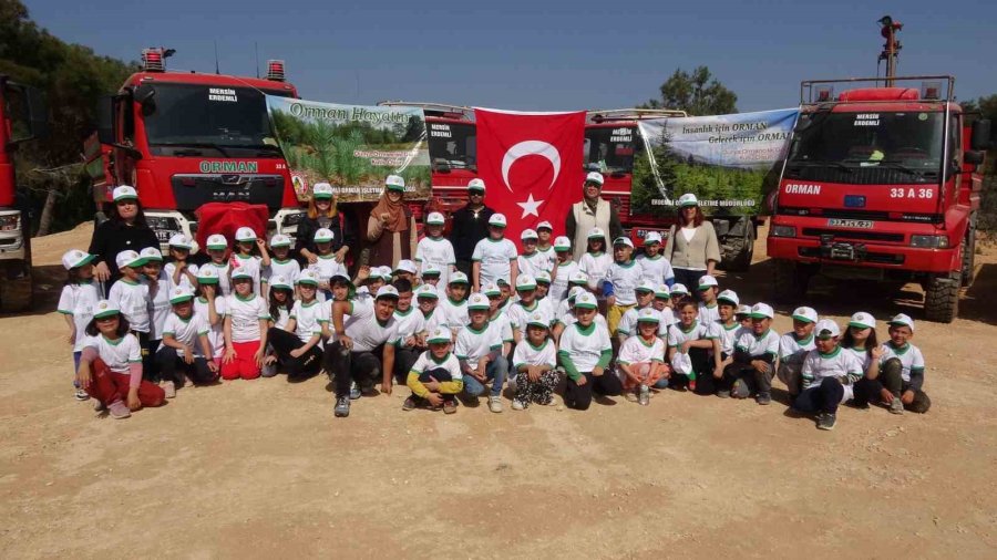 Orman Bilinci Aşılanan Minikler Fidan Dikti