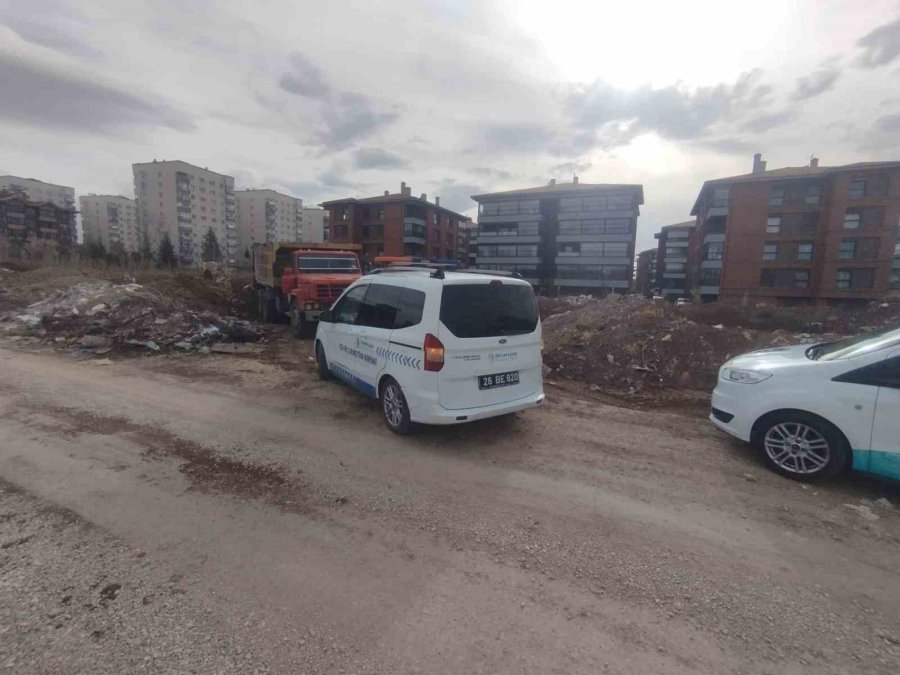 Odunpazarı Belediyesi Kaçak Hafriyat Dökümüne Geçit Vermiyor